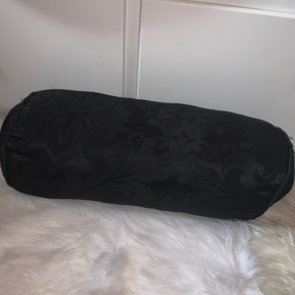 Matching pillow set - Picture 3 of 3